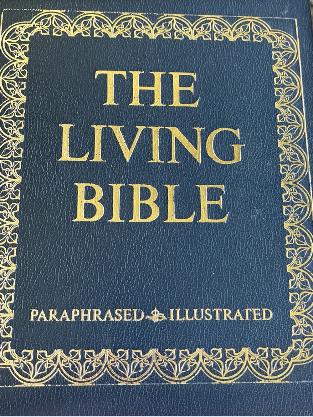 THE LIVING BIBLE Deluxe Edition Paraphrased Illustrated 1973 Tyndale Padded